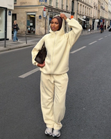 Ensemble 2 pièces personnalisé pour femme, tenue de sport modeste en coton pour l'hiver, comprenant une tunique à capuche zippée à manches longues et un pantalon de survêtement pour l'entraînement, collection 2026