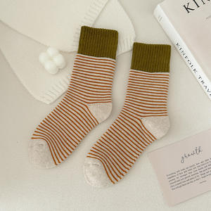 Kaus kaki tebal model Korea, kaus kaki handuk tabung panjang garis-garis warna sambungan, kaus kaki melingkar tebal musim dingin - Product Image 6