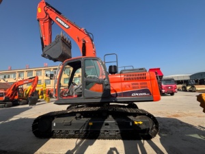Excavadora de cadenas Doosan DX225 original, modelo 2024, ¡VENTA CALIENTE!, en buen estado, cabina limpia, bajo consumo de combustible, motor y caja de cambios fáciles de usar. - Product Image 5