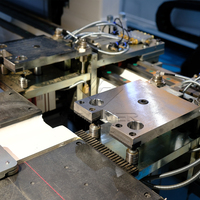 Endüstriyel Mobilya Ahşap Delme Makinesi, Altı Taraflı CNC Ahşap İşleme Mobilya Yapım Makinesi Satılık