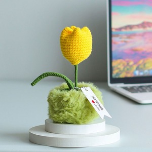 Flor de lana personalizada, flor simulada tejida a mano, tulipán en maceta naranja, flor eterna, adorno de regalo de alta gama para ocasiones festivas y negocios. - Product Image 3