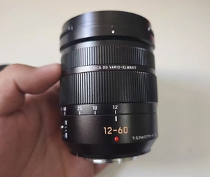 Objectif zoom standard LEI-CA DG Vario-Elmarit 12-60mm F2.8-4 Power OIS pour appareil photo Lumix, monture M4/3 - Product Image 1