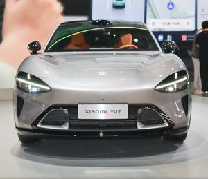 Xiao <span class=keywords><strong>Mi</strong></span> 2025 YU7 Auto Eléctrico SUV, Vehículo Eléctrico Puro con 691 Caballos de Fuerza, Recién Lanzado, 830 km de Autonomía, 4WD, Xiao <span class=keywords><strong>Mi</strong></span> Yu7 SUV - Product Image 1