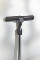 Lot de 6 crochets à outils muraux pratiques pour garage, abris de jardin, entrepôt d'équipements sportifs, solution de stockage murale polyvalente.