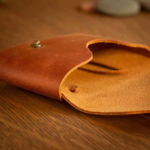 Portefeuille Minimaliste en Cuir Véritable Vintage avec Fermeture Éclair, Porte-Cartes de Visite et Porte-Passeport, Petite Taille, Cadeau pour Hommes et Femmes - Product Image 4