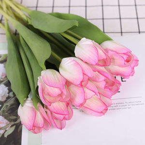 Bouquet de tulipes artificielles en feutre PU - Décoration d'intérieur écologique de haute qualité pour mariages, remises de diplômes, Pâques, Noël, fête des Mères - Product Image 1