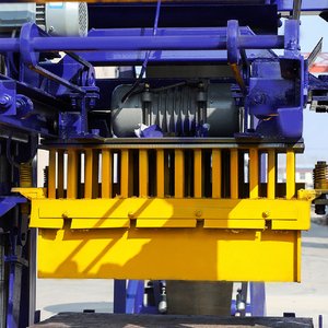 Máquina de Fazer Blocos de Tijolo QT4-26 com Motor PLC, Fácil de Operar - Product Image 2