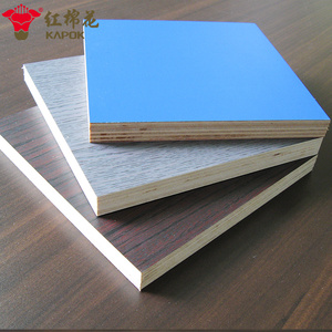 <span class=keywords><strong>Pannello</strong></span> in <span class=keywords><strong>compensato</strong></span> melaminico da 18 mm con venatura del legno <span class=keywords><strong>di</strong></span> ciliegio rosso - Product Image 3