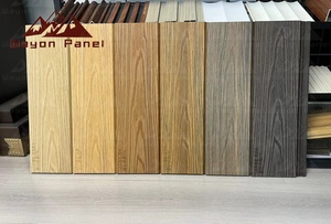 Los pisos de madera y plástico antienvejecimiento WPC más vendidos de Wayon son adecuados para balcones y piscinas. - Product Image 2