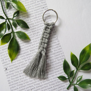 Llavero de Macramé Hecho a Mano, Felicidad - Product Image 1