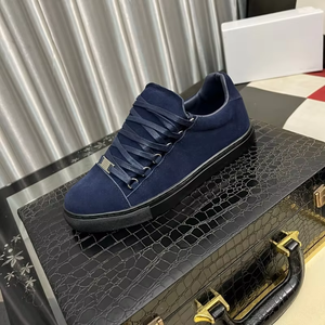 Baskets de luxe de créateur tendance pour hommes, chaussures de sport basses, de conduite et décontractées pour affaires, en cuir plissé noir, blanc, rouge, style classique - Product Image 5