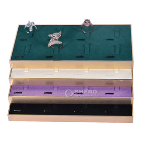 Shero Plateau de présentation de bijoux personnalisé Anneaux en microfibre Accessoires de présentation de bijoux Présentoir de bijoux en métal pour magasins Couleur rose - Product Image 5