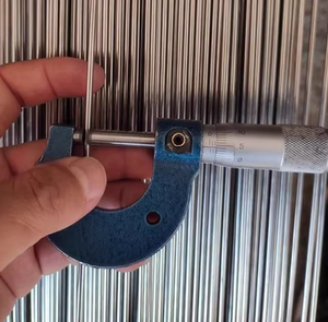 <span class=keywords><strong>303</strong></span> thép không gỉ Mài kết thúc mài Thanh sáng máy tiện gia công cắt miễn phí 304 rắn tròn thanh thẳng không cắt - Product Image 5