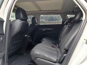 <span class=keywords><strong>Peugeot</strong></span> <span class=keywords><strong>5008</strong></span> SUV <span class=keywords><strong>7</strong></span> <span class=keywords><strong>places</strong></span> d'occasion 2017-2019, conduite à gauche, moteur turbo automatique, sièges en cuir, pneus R18, caméra de recul, toit ouvrant - Product Image 6