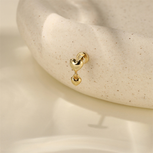 Pendiente de Plata de Ley S925 con Borla Chapada en Oro de 18K, Diseño de Corazón Liso y Geométrico, con Cadena de Borla y Parte Trasera Plana para Perforación - Product Image 3