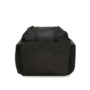 Sac de basketball unisexe personnalisé pour l'extérieur avec fermeture éclair antivol, matériau de haute qualité, fabriqué au Pakistan, en vente - Product Image 4