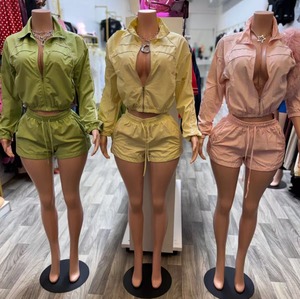 Peeqi HR25020 verano 2025 Sexy moda <span class=keywords><strong>mujer</strong></span> chándal conjunto de pantalones cortos de dos piezas <span class=keywords><strong>chaqueta</strong></span> de manga larga pantalones cortos <span class=keywords><strong>traje</strong></span> de 2 piezas para <span class=keywords><strong>mujer</strong></span> - Product Image 3