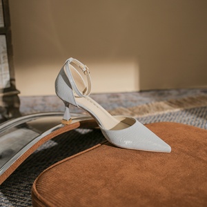 Chaussures à talons hauts sexy pour femmes avec bride cheville, talon aiguille, dessus en cuir véritable, semelle extérieure en caoutchouc antidérapante et imperméable, idéales pour les mariages - Product Image 1