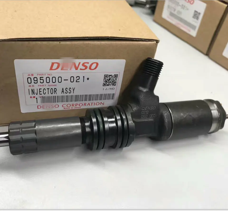 Common rail injector 095000-0210 ME132615 injector for Isuzu 6M60, 6M60T injector nozzle 095000-0210 095000-0212 ME132615