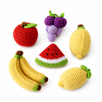Handgemaakte gehaakte fruitcharms, gebreide miniatuur voedselspeelgoedjes voor thuisdecoratie en cadeaus