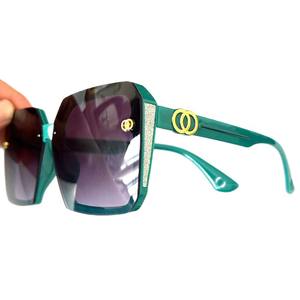 แว่นกันแดดผู้หญิงทรง H ไร้กรอบ สีน้ำตาลไล่เฉด UV375 กรอบ PC เลนส์ AC แบบที่ 3 พร้อมกล่องบรรจุ - Product Image 3