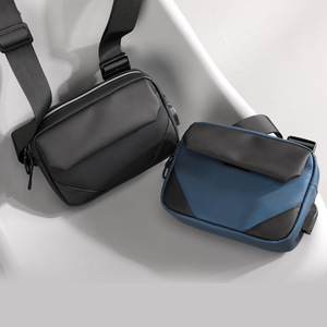 Sac bandoulière léger et imperméable pour homme, idéal pour la moto, le sport et les activités estivales et printanières - Product Image 4