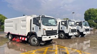 Camion balayeuse routière SINOTRUK 4x2, balayeuse haute pression pour routes urbaines et aéroports