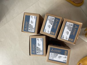 Moteur servo AC Mitsubishi 100% neuf et original HG-KR43K - Product Image 1