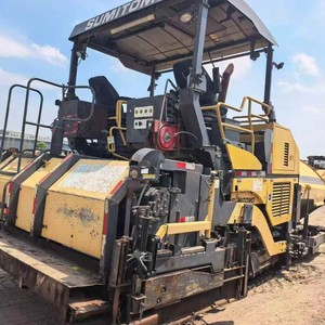 Pavoir d'asphalte haut de gamme et performant avec règle télescopique, largeur de travail de 2,8 à 9,0 m et épaisseur maximale de 300 mm pour la construction routière - Product Image 4