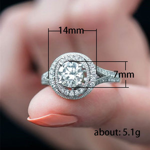 Anello con zirconi incastonati a castone rotondo per donna, gioiello semplice ed elegante da indossare sul dito - Product Image 5