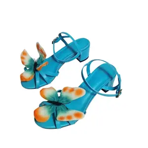 Estate donna <span class=keywords><strong>sandali</strong></span> in vera <span class=keywords><strong>pelle</strong></span> con fiore di farfalla <span class=keywords><strong>blu</strong></span> blocchi tacchi alti aperti in gomma scarpe con cinturino Vintage Casual alla caviglia - Product Image 1