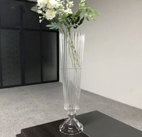 Grand vase en verre transparent avec pièce maîtresse de fleur de mariage décorative de table de conception de cylindre et de cône rayé