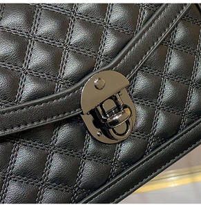 设计师奢华百叶窗女包复古灵感国家PU衬里女士市场批发商 - Product Image 4