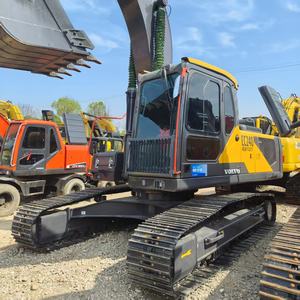 Excavadora Volvo EC240 de 24 toneladas de segunda mano, motor hidráulico de 110 kW de potencia, capacidad de cazo de 1.35 m, en oferta. - Product Image 1