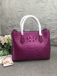 Vente en gros de sacs à main en cuir véritable 100% - Noir - Sac fourre-tout en cuir de crocodile 100% pour femmes - Fournisseur de sacs en cuir de haute qualité pour femmes - Product Image 4