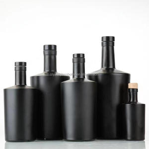 Bouteille à liqueur en verre noir mat avec logo personnalisé, bouteille à whisky noire givrée vide pour l'emballage de la vodka, du gin, <span class=keywords><strong>des</strong></span> <span class=keywords><strong>spiritueux</strong></span> et du vin - Product Image 1