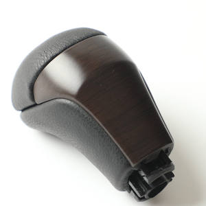 Pommeau de levier de vitesse en fibre de carbone pour Toyota Highlander, design ergonomique, accessoire intérieur de voiture - Product Image 2