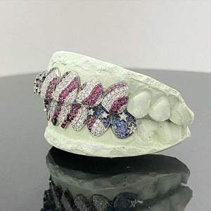 Grillz Premium Shine en Argent 925 avec Moissanite et Diamant VVS, Modèle Personnalisé, Style Hip Hop Rapper, Bijoux Dentaires, Fournisseur Indien - Product Image 1