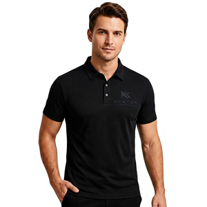 Polo homme noir à manches courtes en coton tricoté, tissu respirant et décontracté avec logo sur le devant. - Product Image 1