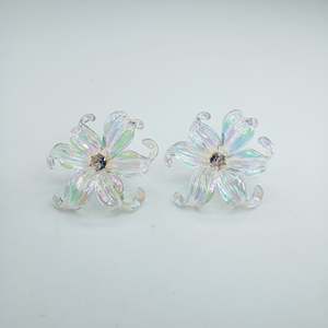 Boucles d'oreilles tendance en acier inoxydable 316L avec placage or PVD, design floral durable et résistant - Product Image 1