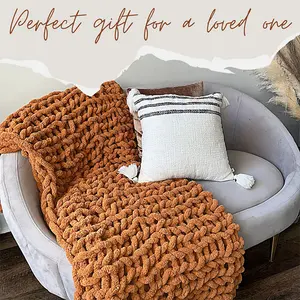 2023 New Fashion Handgemachte klobige Merino Chenille Wolle Dickes großes Garn Roving Weiche gestrickte karierte Decken Strick Boho Decke