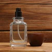 Flacon de parfum carré en verre de haute qualité 50ml 100ml avec bouchon en bois à épaule arrondie, conteneur de parfum vide pour logo cosmétique