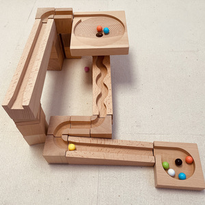 Pista de serpiente de madera maciza de haya, bloques de madera sin rebabas, juguetes de bola rodante para niños y niñas, juguete educativo temprano, rompecabezas de construcción para todas las edades - Product Image 4