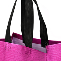 Sac fourre-tout promotionnel réutilisable en tissu non tissé recyclé écologique de luxe avec revêtement laser doré pour l'emballage des vêtements