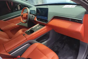 <span class=keywords><strong>Epi</strong></span> 008 210 Max EREV 2024 Usado, SUV de 6 Plazas, Gran Autonomía, Coche Familiar, Listo para Exportación, Negro sobre Naranja - Product Image 5