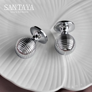サンタヤ クロムメッキ シルバー真鍮製ハンドル キッチンキャビネットプル ベッドルームワードローブ引き出しノブ 家具用ブロンズボールハンドル - Product Image 6