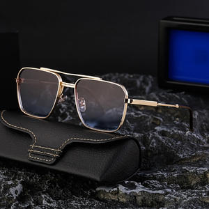 Lunettes de soleil carrées sur mesure pour hommes, protection UV400, verres PC, monture noire avec étui WF 5G54 - Product Image 1