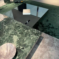 Table basse carrée en acier massif de style italien moderne et minimaliste, avec plateau en marbre, métal et verre miroir, pour le salon