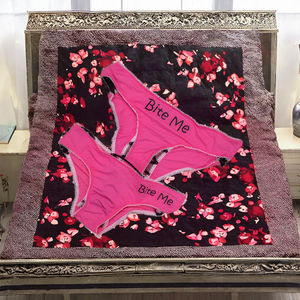 Al por mayor, bragas hipster de talle medio de lujo para mujer y hombre, tallas grandes, con estampado de letras 'Bite Me' y diseño hueco sexy - Product Image 3