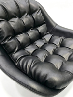 Fauteuil d'appoint pivotant moderne et minimaliste en tissu, avec mousse moulée et base métallique, idéal pour bureau, hall d'entrée ou salon